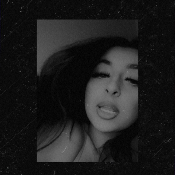 Meet your Posher, Mariam - Picture 1 of 1